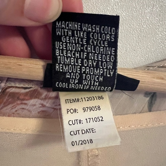 Cream Floral Sheer Blouse - Picture 4 of 6